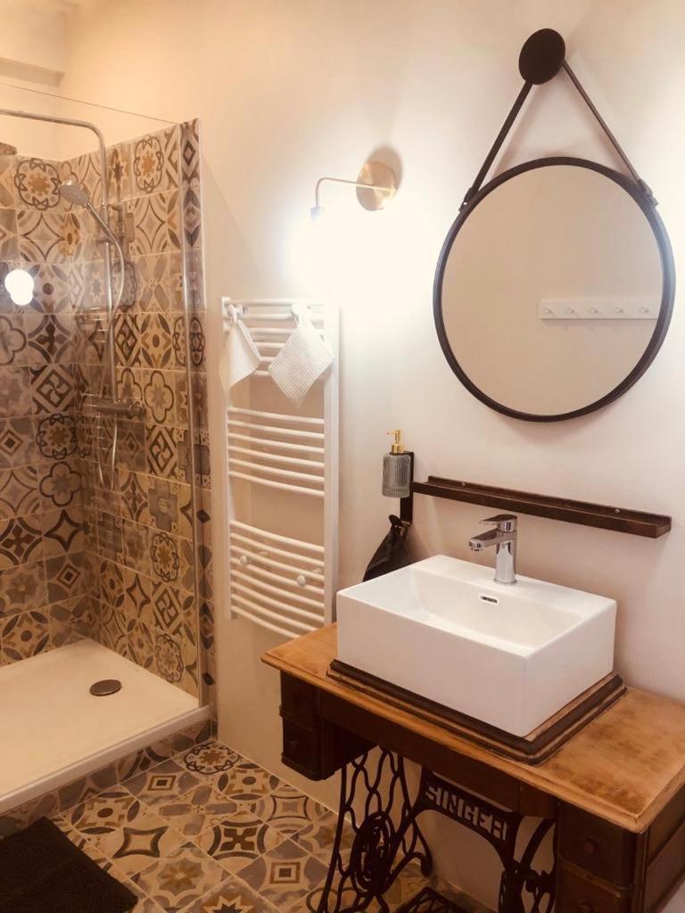 Hôtes de Maïa Chambre et table d'hôtes Moret-sur-Loing Extérieur photo
